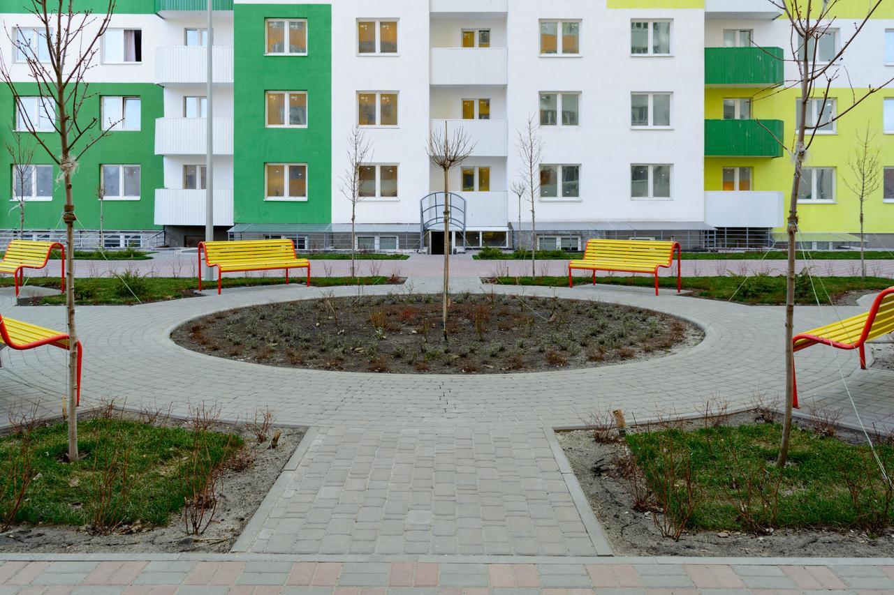 Комфортні Мині-Апартаменти Студіо На Юлії Здановської Kyiv Exterior foto